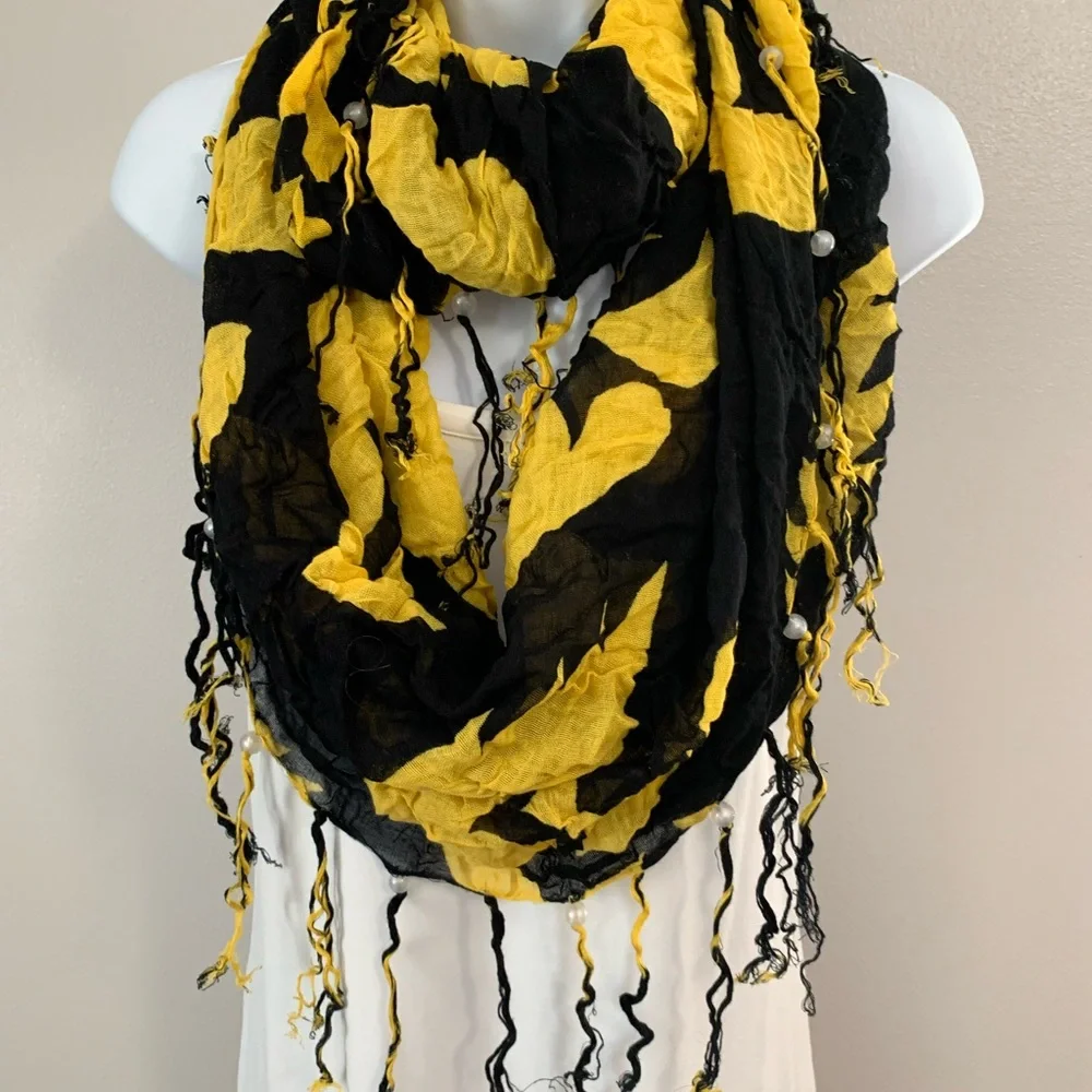 ZOOZATZ Iowa Hawkeye Scarf